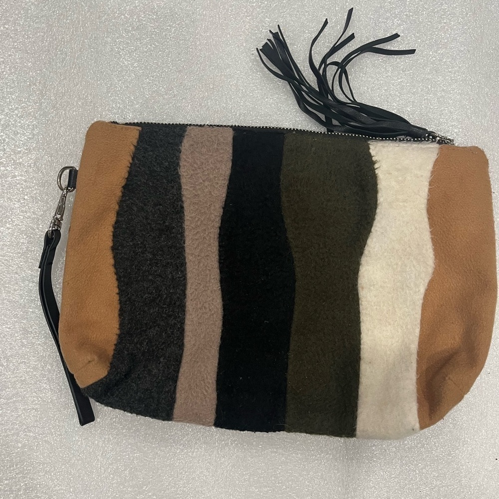 Jasper & Jeera Anthropologie Gijou Stripped Pattern Hand Zip Clutch